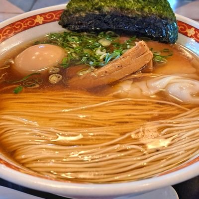 clapton0224's profile picture. 趣味でギターをかじってます🍜

孤独のグルメ(ラーメンと１人飲み)が好き😆🍺
DMは基本見ません😅