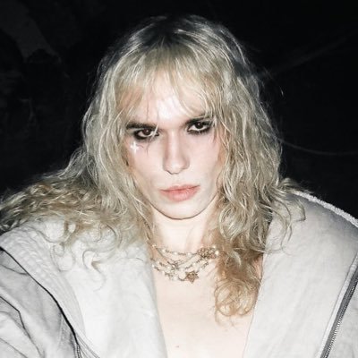 hollisparx's profile picture. that one parxie that’s low-key on Hollis Twitter