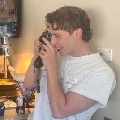 thekaz_official's profile picture. 19 || professional yapper || unemployed DNI || in the multi fan trenches || WATCH DA PITT BABY || he/him/they