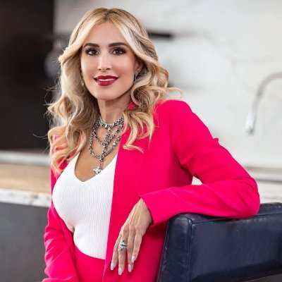 AlenaGates1117's profile picture. 🤍 «The secret, is to surround yourself with people who make your heart smile»
Travel enthusiast. Reading. Exploring new things