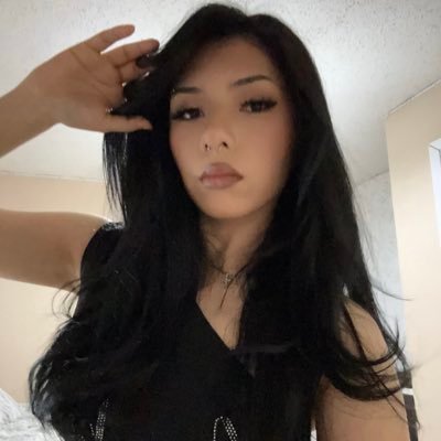 f4ngluvr's profile picture. ⭐️