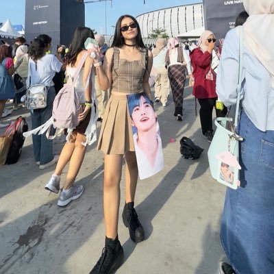 sunnysiden00na's profile picture. 🐶🐑🐰🐱🐱🐻🐈‍⬛🌱