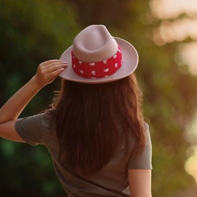 Claire2354svn0's profile picture. 