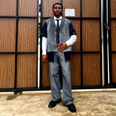 Sochimapparel's profile picture. PROFESSIONAL TAILOR. MEN'S WEAR. NATIVE WEARS. STREET WEARS. READY TO MADE. CUSTOMIZED WEARS. 
BARCELONA 💙❤