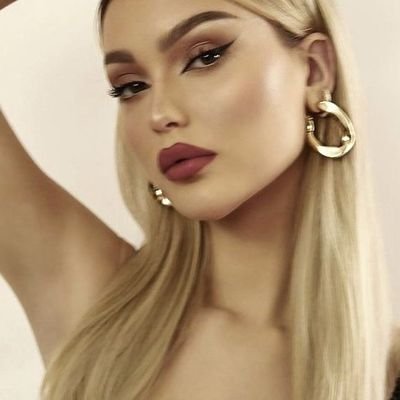 swiftbbj's profile picture. E se por amá-la eu fosse morto, a destruição seria meu destino. — Aiden Parker.