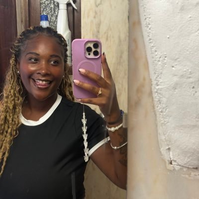 MatiasLatoia's profile picture. Goldenshine✨🤞🏾                            caldo 12🍵 da esquina 15 😌🍸