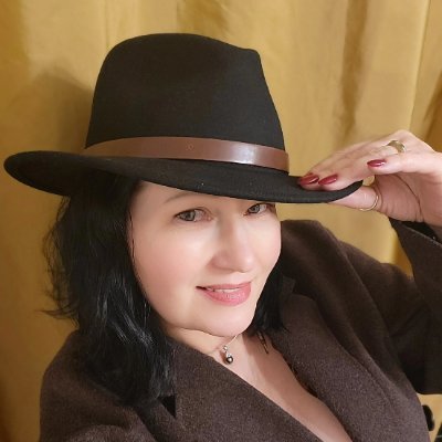 Ingunite's profile picture. Nedomā.
Ja domā, tad nerunā.
Ja domā un runā, tad neraksti.
Ja domā, runā un raksti, neparaksties.
Ja domā, runā, raksti un paraksties, tad nebrīnies.