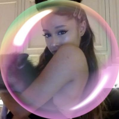 crackpinks2's profile picture. 