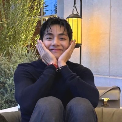 yrecherr's profile picture. 