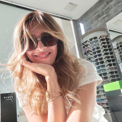 SnowflakeLyl's profile picture. Optisyen 👓 Hayallerimin çerçevesi yok EN güzel EN sıra dışı EN özel EN dört yılda bir olanı 29.02.1980 KARA 🗻🦅