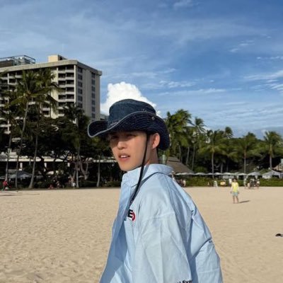 bonscoups's profile picture. my yellow— en bts svt bnd