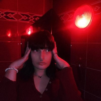 vanessastrique's profile picture. faiseuse de veuves