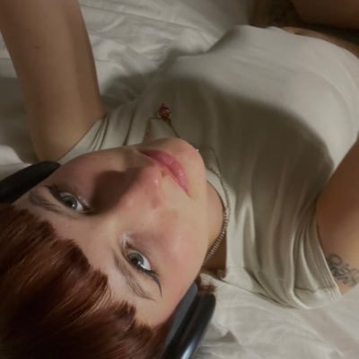 _m_jll's profile picture. music & horny shit