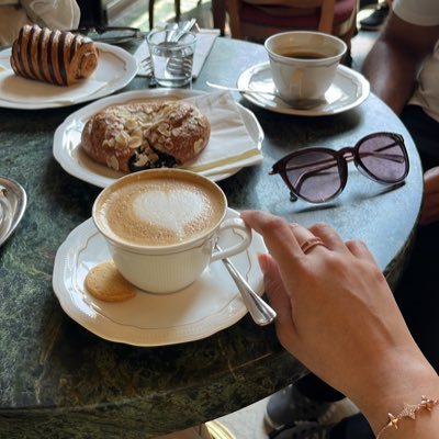 Suuuuha_'s profile picture. علاقات عامه وإعلام |زاهداً فيما سيأتي ، ناسياً ماقد مضى.