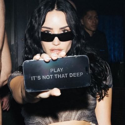 letyougotay's profile picture. but baby, right now I’m bittersweet