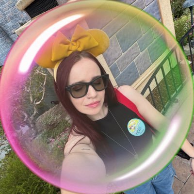 caliiinoel's profile picture. i sat behind taylor swift at the 2022 AMAs and got to meet her and will never, ever stop talking about it 💿 jc chasez supremacy 📼 john cena plug 🪩 she/her ♡