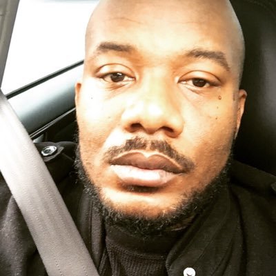 Tronicssystem's profile picture. “Sensitive thugs, they all need hugs ” -Jürgen Klopp #RIP @fatherflanagn 🕊️ ⚽️ @LFC #YNWA