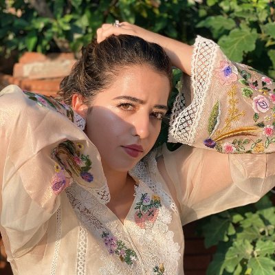 KiyaniMusfi's profile picture. Chasing dreams and catching moments ✨ | Love, laughter, and a little bit of magic | Embracing life with an open heart ❤️