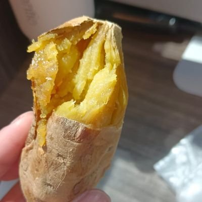 kartikavanessa's profile picture. followed💜 28/04/2016