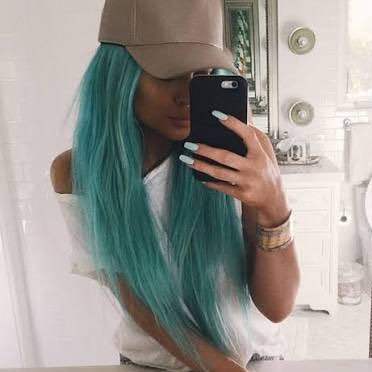 @BOTTLEBLONDEZ