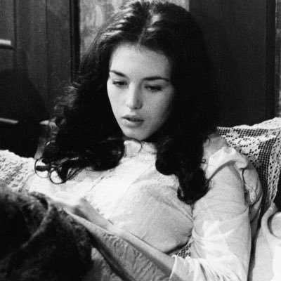 tangleofthorrns's profile picture. 