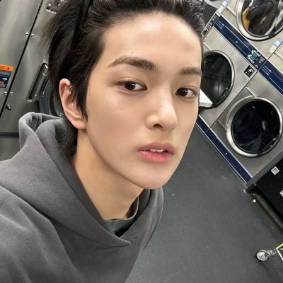 libraisredflag's profile picture. (+ 82) 🪷 ⬚ ㅤ ֹㅤcort!s🧢✳️ .ㅤ rii7e🛣️@ userluvkeonho ♡ °ㅤjju👖. anton ㅤㅤㅤ— lee 🏊🏻‍♂️. song eunseok. 🏇🏻ㅤㅤ🧾◌ ㅤloading . . .