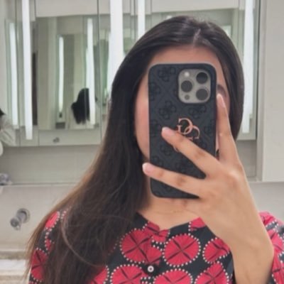 IfrahAyzal's profile picture. Radiating strength and grace, navigating life's chapters with a heart rooted in faith
