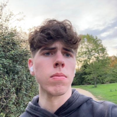 Ken3ie01's profile picture. 22