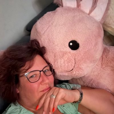 Jamield123's profile picture. Mum, Wife, owner of 3 psychotic cats, a gorgeous retriever and a nutty puppy! I have a daughter that can sing a bit #corahmakebelieve All views are my own!