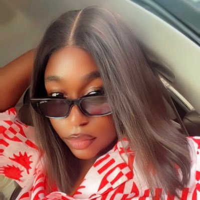 iamkimberliee's profile picture. Bibliophile 📚💕 leaving my footprints 👣 on the sands of time ⏳🌹