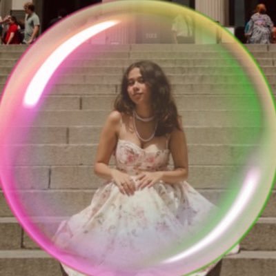 GirlinTheBubblq's profile picture. ariana’s & glinda’s daughter