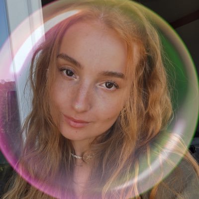 sweetener2708's profile picture. 22 🌙 insta : louis_cleo | ari 🫧