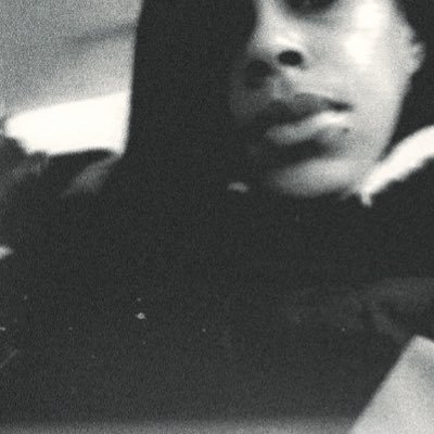 gimmeMine_'s profile picture. nyc |🪬| good eats + traveling | books + sunsets.