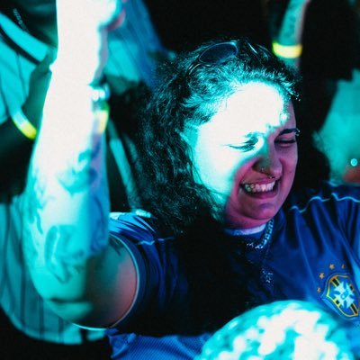 neurodivertid4's profile picture. nois é jovem vamo erra