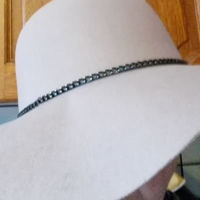 Elisanavel's profile picture. comportati come si comportano , che peccato non è