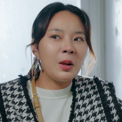 2ndhandmoira's profile picture. 