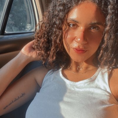 ruesalina1's profile picture. Be kind.