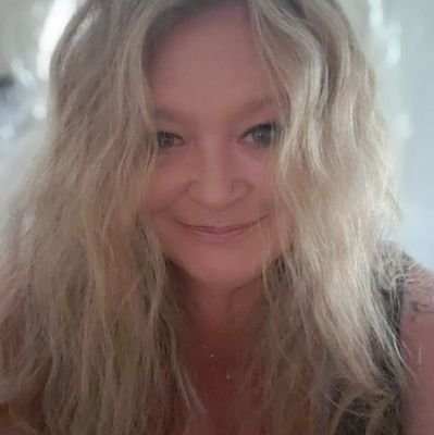 POsinIVY's profile picture. 🥀🌿If you find me offensive, then I suggest you quit finding me 🥀🌿 

Misfit Gen X 🤪
Horror 🔪 
Music=Life  🎶  
Sassy 😎
Widow, @Keyotix , still madly in 🖤
