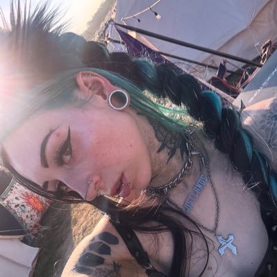 one_you_loved's profile picture. I was gonna invite you guys all to a rave but now I don’t wanna hang out anymore. Koda 🐺💕