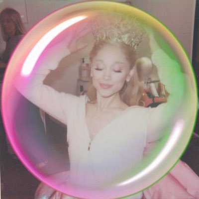 myrabzng's profile picture. I’m a gleek
