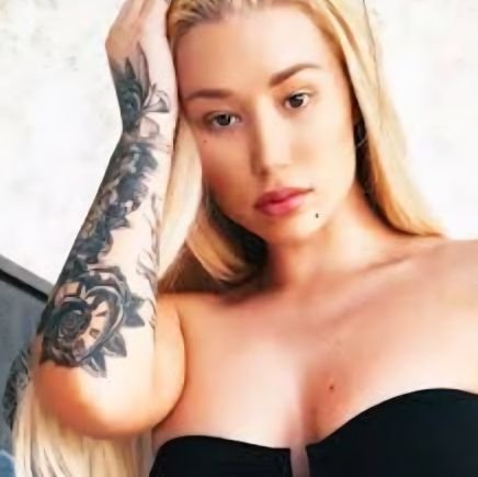 MissVieVie22VV's profile picture. Sugar and spice and all that BS