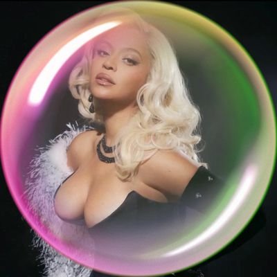 SandraJustiana's profile picture. Love y'all (i don't actually mean it)