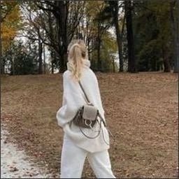 andriana8227247's profile picture. Happiness is simple, and happiness is everlasting.
