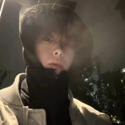 1U4tTPjeTw8E5's profile picture. 