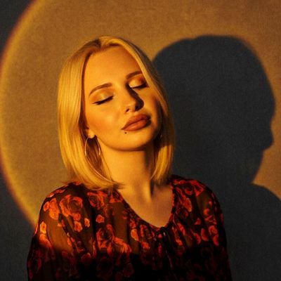cilemaysuyildiz's profile picture. ' her şey koca bir saçmalık.