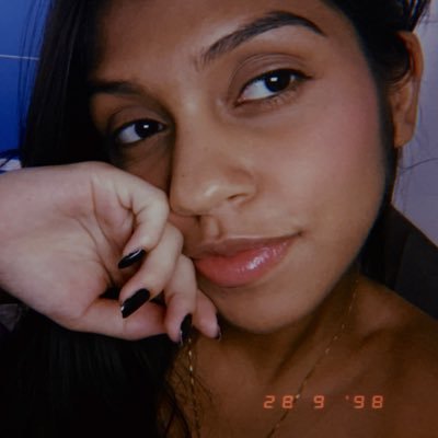 hellojosii's profile picture. 