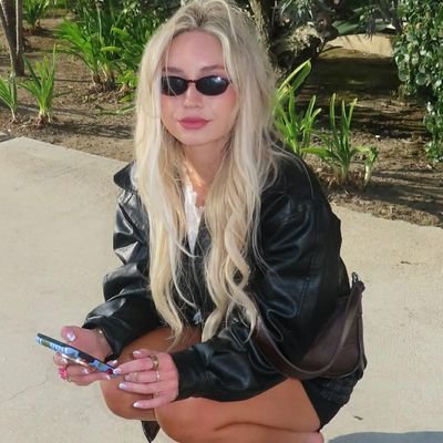 Mariemlfd's profile picture. I look like daisy, but I smell like a wild rose