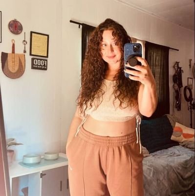 Lorielily49412's profile picture. Am New here l need serious relationship