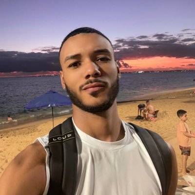 teuzaw's profile picture. currently somewhere over the rainbow