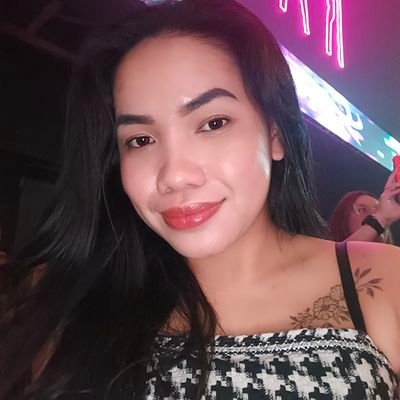 crissy_mxx's profile picture. army • drag stan • writer | @crissyformaxie